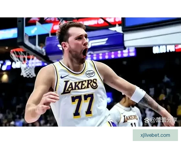 湖人首节大比分落后雷霆东契奇低迷里夫斯伤情引关注