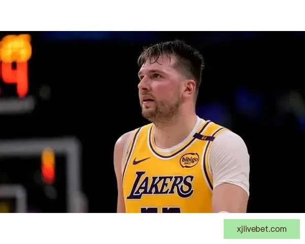 湖人首节大比分落后雷霆东契奇低迷里夫斯伤情引关注